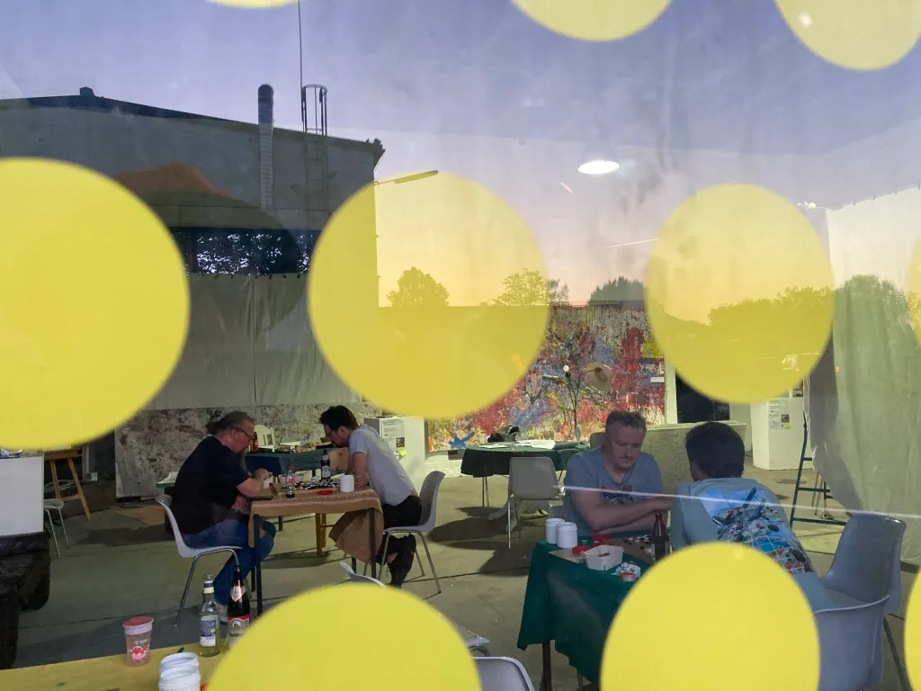 Im Rahmen der Kunstveranstaltung „Disconnect the Dots – Art.Happening“ durfte die Regensburger Go-Spielrunde aktiv teilnehmen...